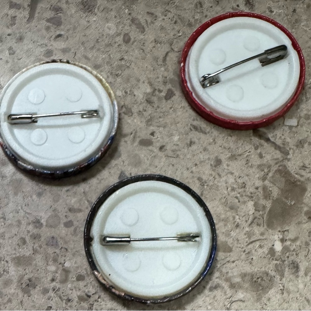 Iconic One Direction Button pin Set - Picture 3 of 3